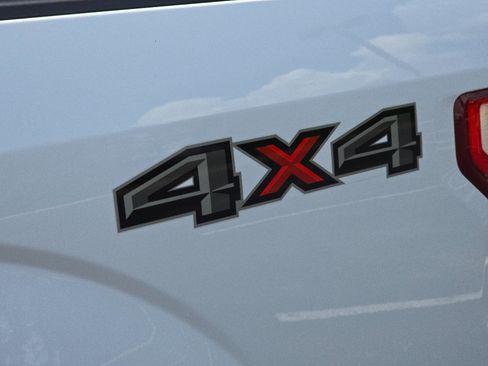 Used 2018 Ford F150 XLT w/ Equipment Group 302A Luxury AWD/4WD image 13