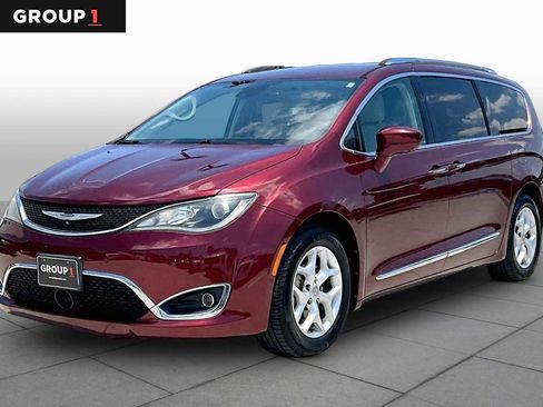 Used 2017 Chrysler Pacifica Touring-L Plus w/ Advanced Safetytec Group FWD image 1