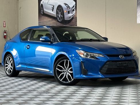 Used 2015 Scion tC image 2