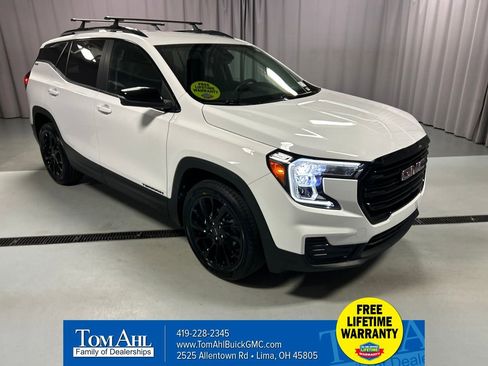 Used 2023 GMC Terrain SLE w/ Driver Convenience Package FWD image 1