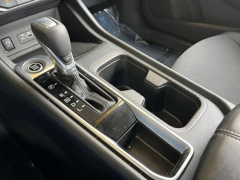 Used 2025 Nissan Sentra SV FWD image 44