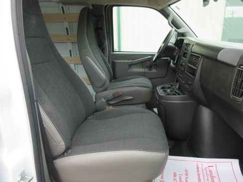 Used 2024 Chevrolet Express 3500 w/ Driver Convenience Package RWD image 15
