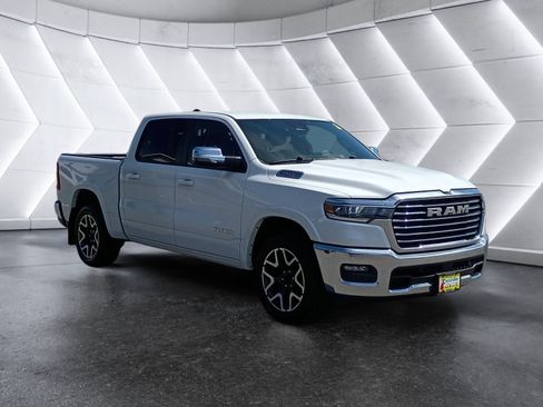 Used 2025 RAM 1500 Laramie AWD/4WD image 8