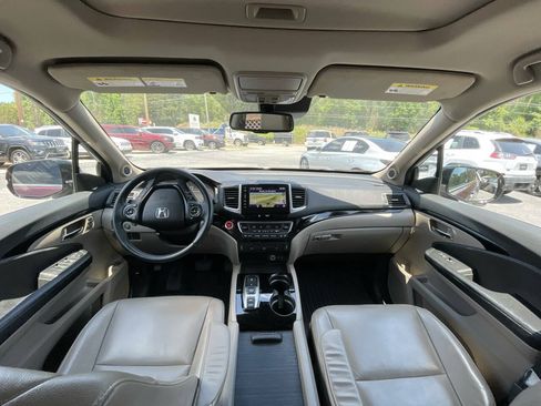 Used 2018 Honda Pilot Touring image 13