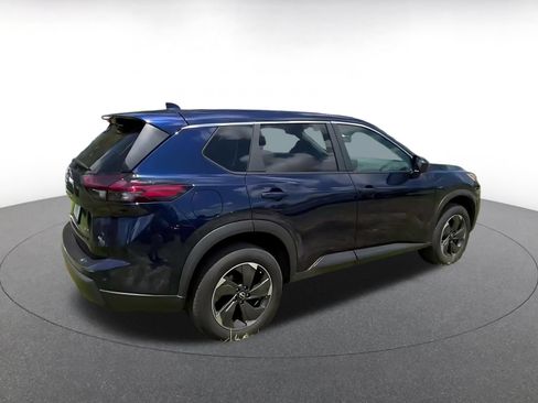 Used 2025 Nissan Rogue SV AWD/4WD image 15