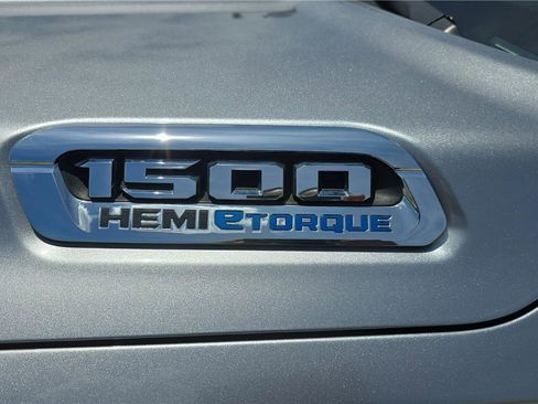 Used 2022 RAM 1500 Laramie AWD/4WD image 32