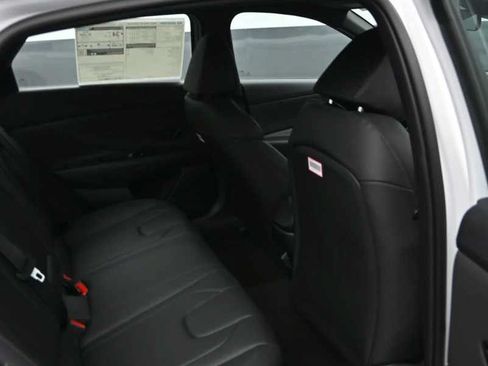 New 2026 Hyundai Elantra SEL Sport FWD image 14