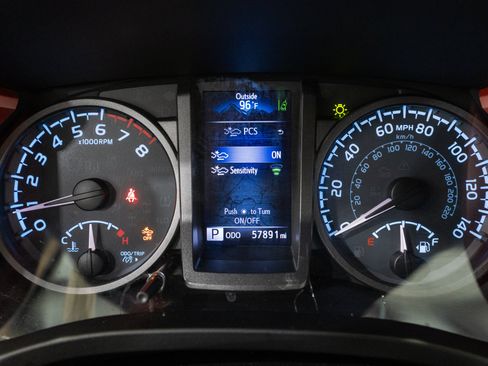 Used 2019 Toyota Tacoma TRD Off-Road AWD/4WD image 30