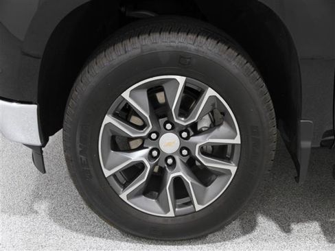 Certified 2024 Chevrolet Silverado 1500 LT image 22