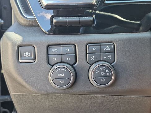 Used 2024 Chevrolet Silverado 3500 LTZ w/ LTZ Convenience Package AWD/4WD image 25