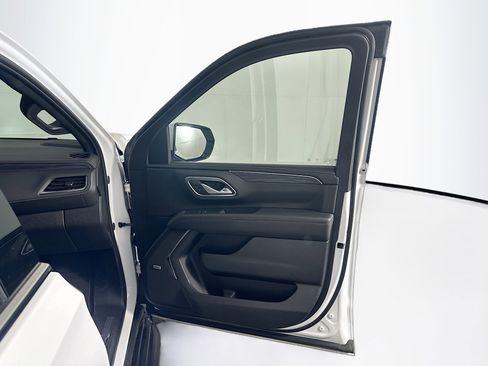 Used 2024 GMC Yukon SLT image 35