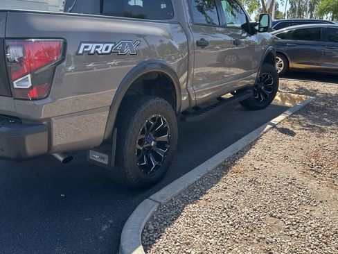 Used 2023 Nissan Titan PRO-4X w/ Pro-4x Convenience Package AWD/4WD image 4