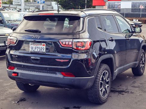 Used 2024 Jeep Compass Trailhawk image 20