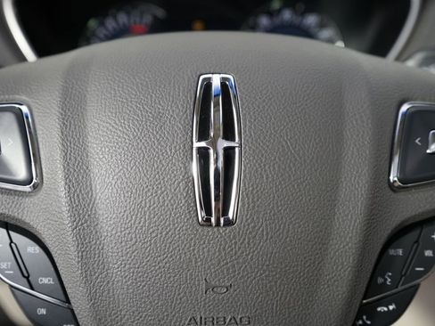 Used 2016 Lincoln MKX Reserve w/ Climate Package AWD/4WD image 35