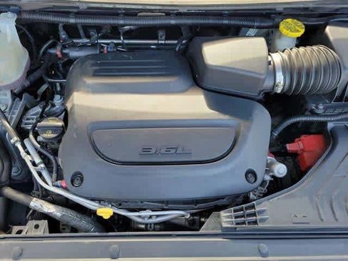 Used 2020 Chrysler Voyager Lxi FWD image 13