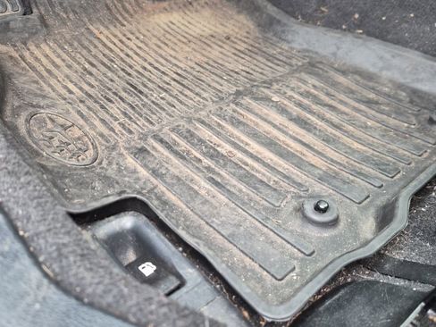 Used 2018 Subaru Outback 2.5i Limited image 12