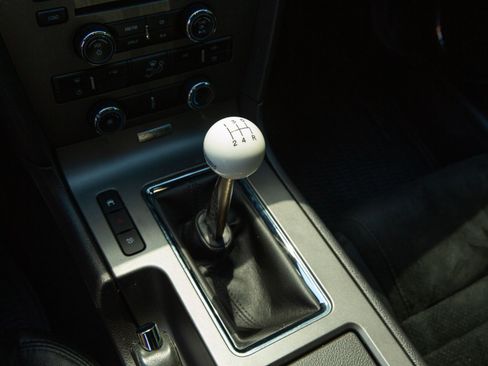 Used 2010 Ford Mustang GT RWD image 34