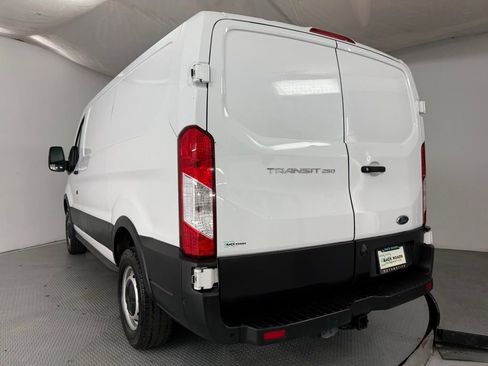 Used 2019 Ford Transit 250 130 Low Roof image 7
