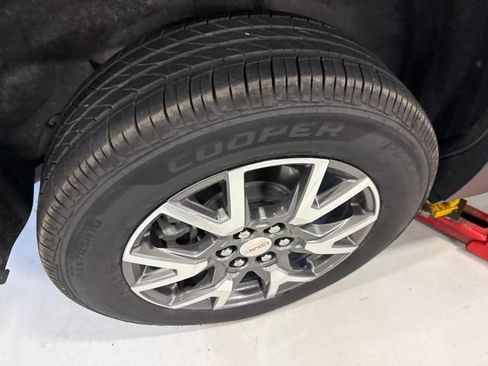 Used 2020 GMC Acadia SLE FWD image 8