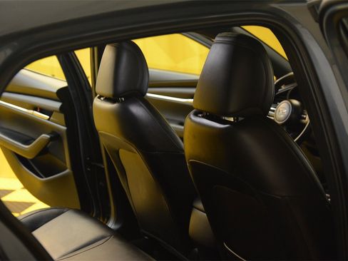 Used 2020 MAZDA MAZDA3 Hatchback w/ Premium Package image 33