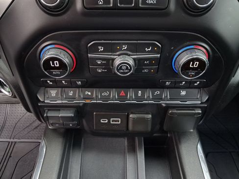 Used 2020 Chevrolet Silverado 2500 LTZ w/ LTZ Plus Package AWD/4WD image 19