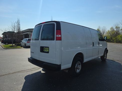 Used 2021 Chevrolet Express 2500 w/ Driver Convenience Package image 8