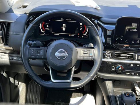 Used 2023 Nissan Pathfinder Platinum w/ Lighting Package (N93) AWD/4WD image 13