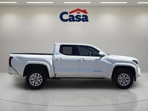 Used 2025 Toyota Tacoma SR5 AWD/4WD image 2