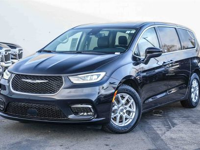 Used 2023 Chrysler Pacifica Touring-L