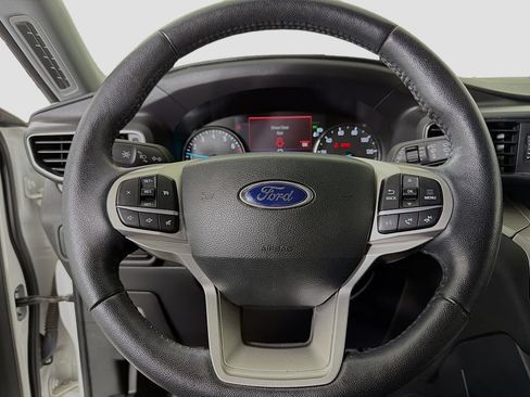 Used 2023 Ford Explorer XLT w/ Equipment Group 202A RWD image 15
