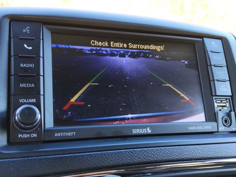 Used 2018 Dodge Grand Caravan SXT FWD image 19