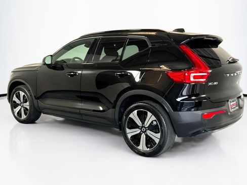Used 2023 Volvo XC40 Recharge Plus image 7