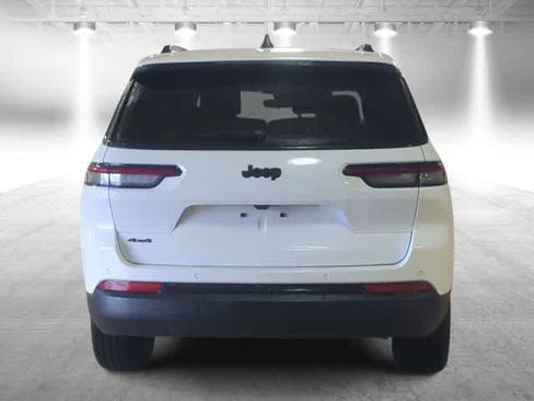 New 2025 Jeep Grand Cherokee L Altitude image 7