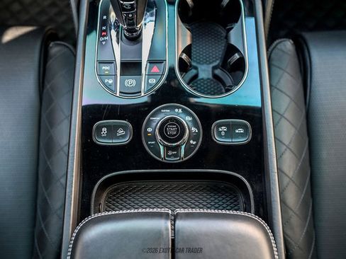 Used 2018 Bentley Bentayga image 84