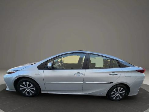 Used 2022 Toyota Prius Prime XLE FWD image 8