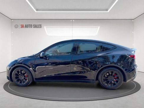 Used 2022 Tesla Model Y Performance image 2