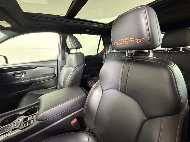 Used 2024 Honda Pilot TrailSport image 5