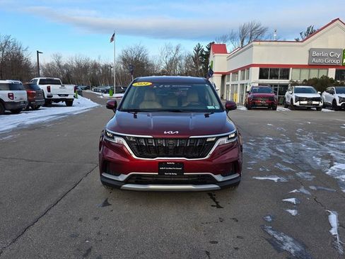 Certified 2024 Kia Carnival LX image 3