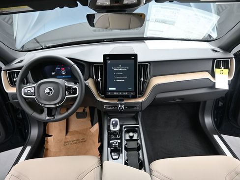 New 2026 Volvo XC60 B5 Plus AWD/4WD image 21
