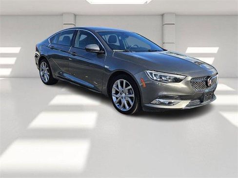 Used 2019 Buick Regal Avenir w/ Driver Confidence Package II image 7