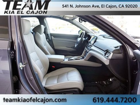 Used 2020 Honda Accord Touring image 11