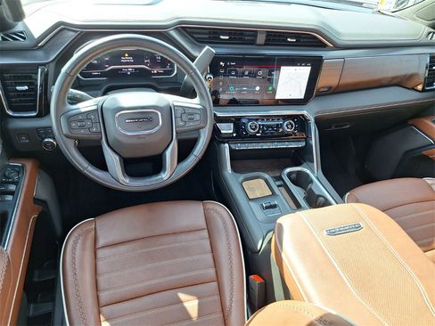 Used 2024 GMC Sierra 2500 Denali Ultimate image 9