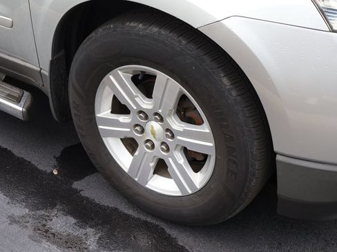 Used 2011 Chevrolet Traverse LT w/ LPO, 'HIT The Road' Package FWD image 8