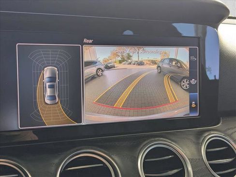 Used 2018 Mercedes-Benz E 400 4MATIC Sedan image 9