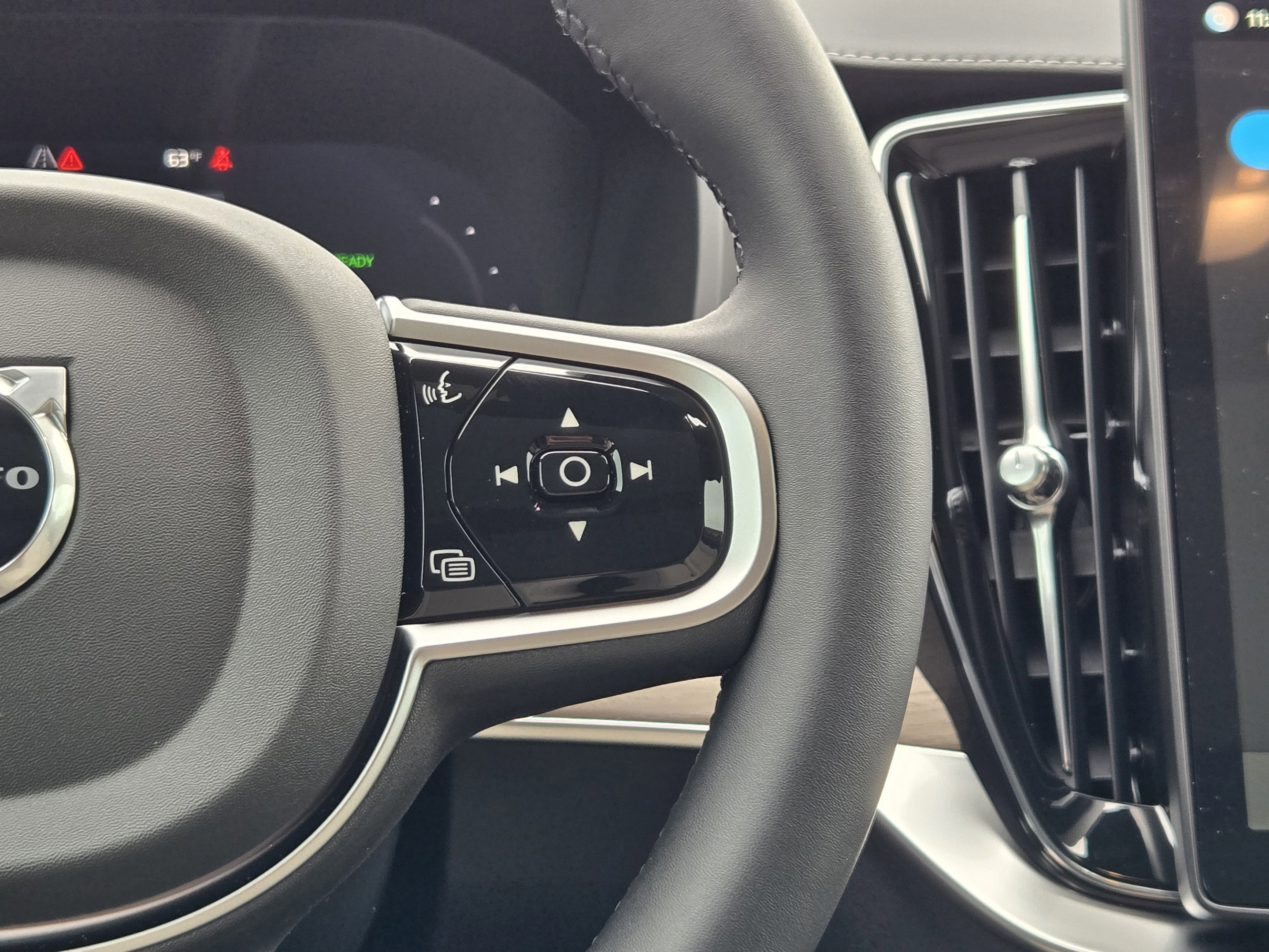 New 2026 Volvo XC90 T8 Plus AWD/4WD image 28