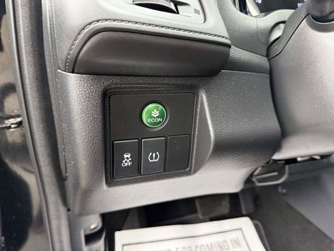 Used 2018 Honda HR-V LX image 17