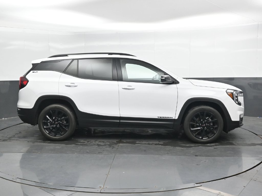 Used 2024 GMC Terrain SLT w/ Elevation Edition AWD/4WD image 3