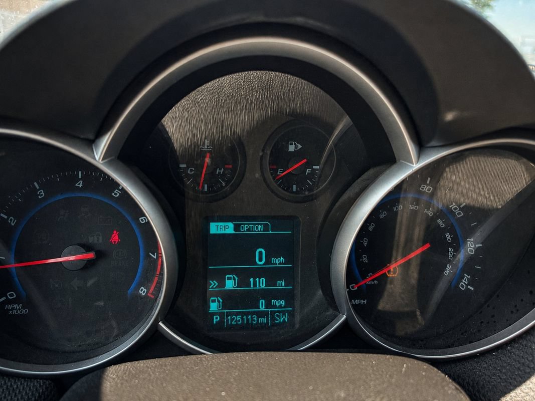 Used 2015 Chevrolet Cruze LT FWD image 16