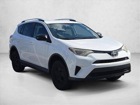 Used 2016 Toyota RAV4 LE FWD image 3