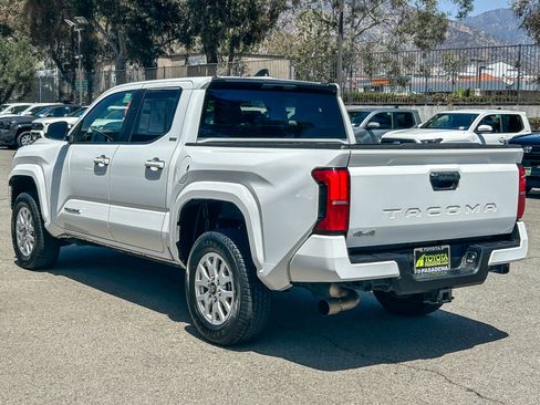 Used 2024 Toyota Tacoma SR5 AWD/4WD image 8